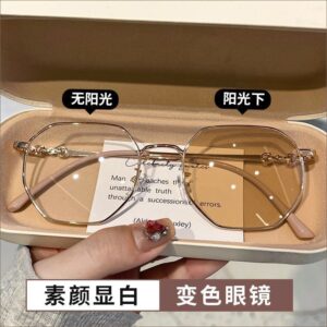Do not pick the face shape without makeup and color-changing glasses, women can be equipped with high-value polygonal anti-ultraviolet optical flat lenses