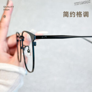 Popular ultra-light pure titanium glasses frames, myopia glasses, optical titanium frames, glasses frames, wholesale men's square frames, eye frames, 30020